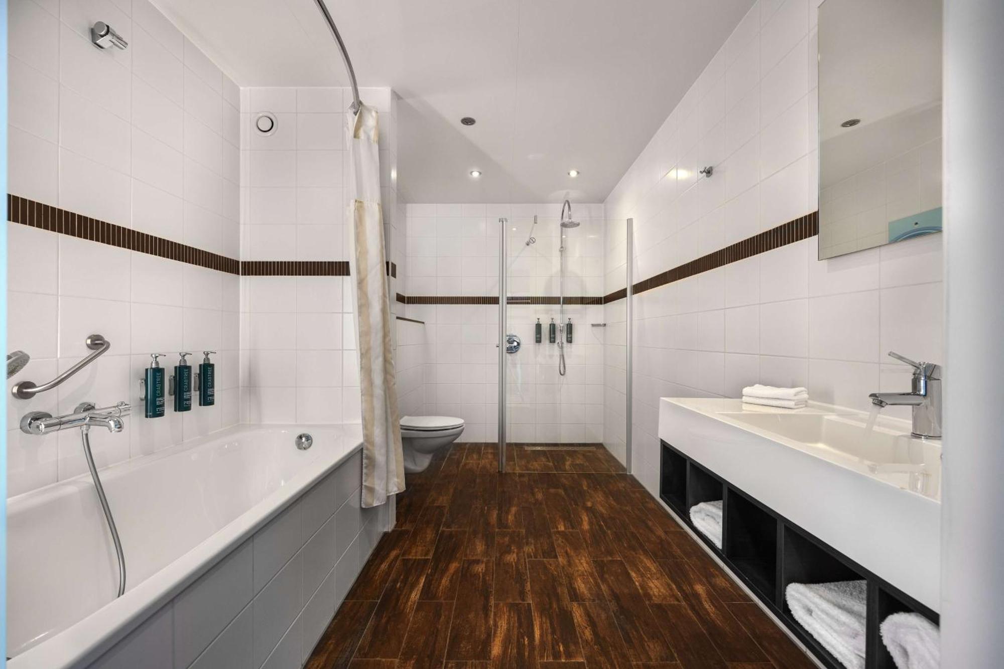 Hilton Garden Inn Лейден Екстериор снимка