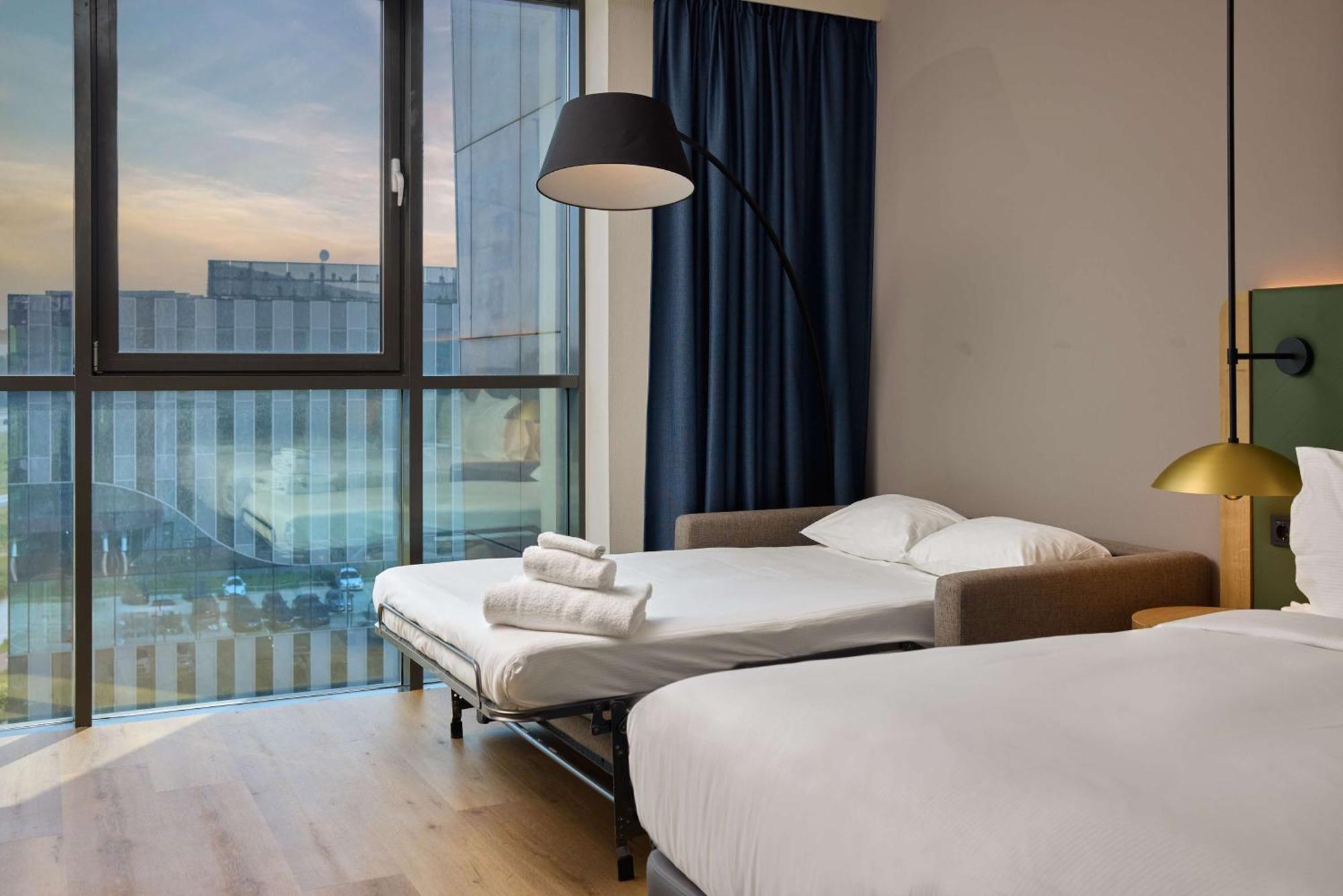 Hilton Garden Inn Лейден Екстериор снимка