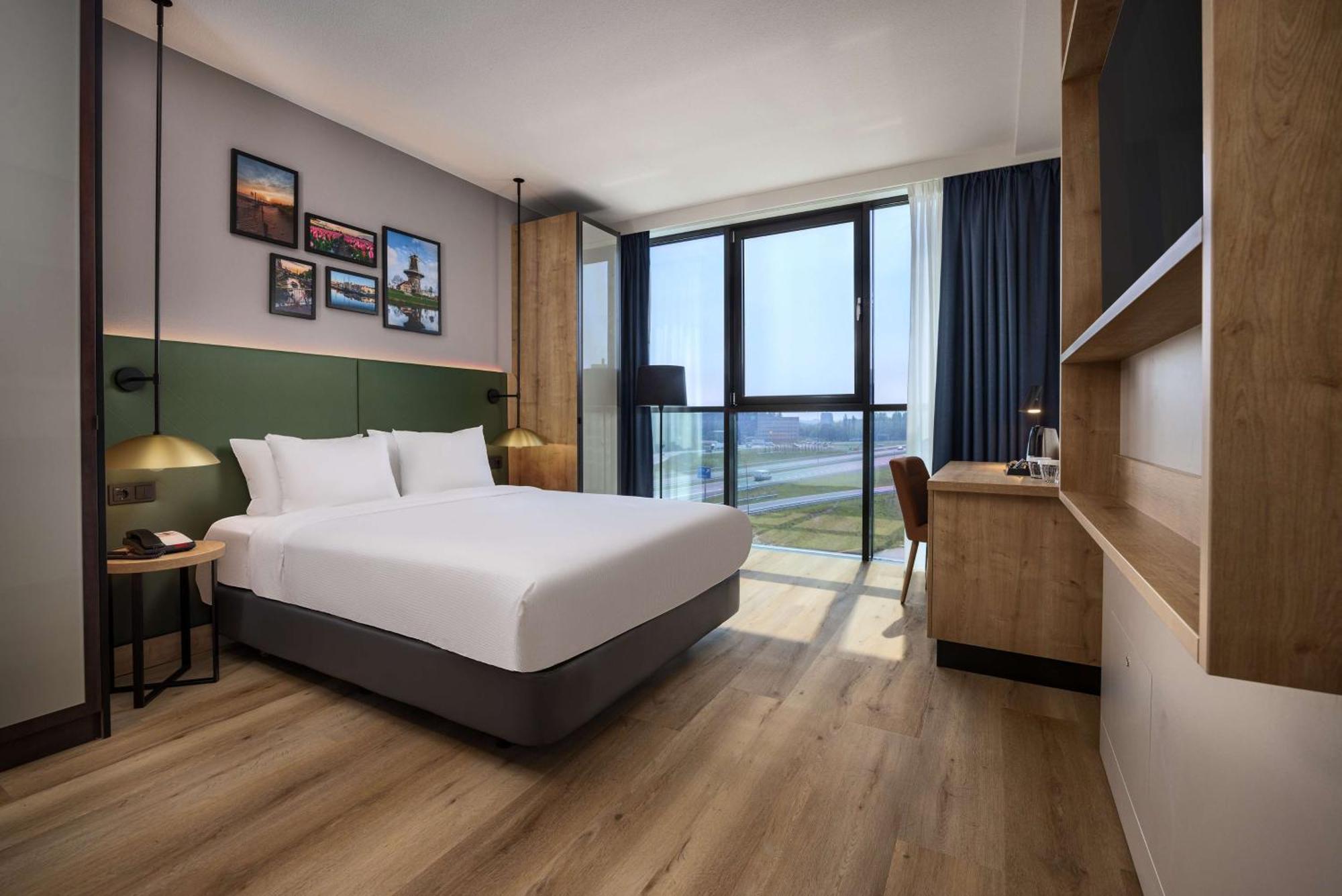 Hilton Garden Inn Лейден Екстериор снимка