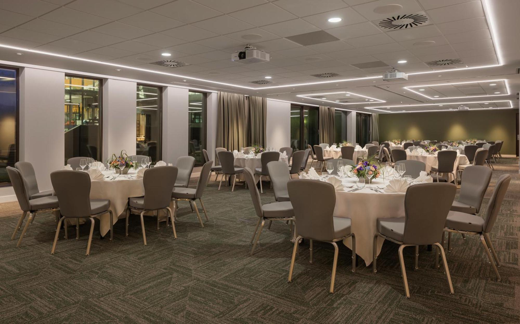 Hilton Garden Inn Лейден Екстериор снимка