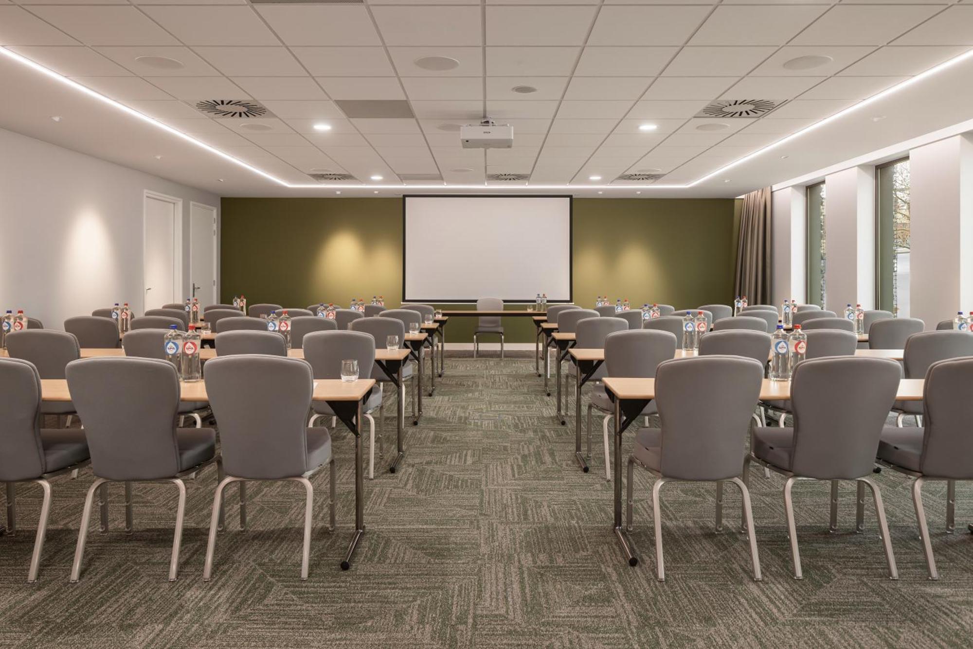 Hilton Garden Inn Лейден Екстериор снимка